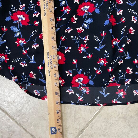 Talbots Top Women’s L Shirt Blouse V Neck Short Sleeve Floral Black Red Work - Picture 7 of 8